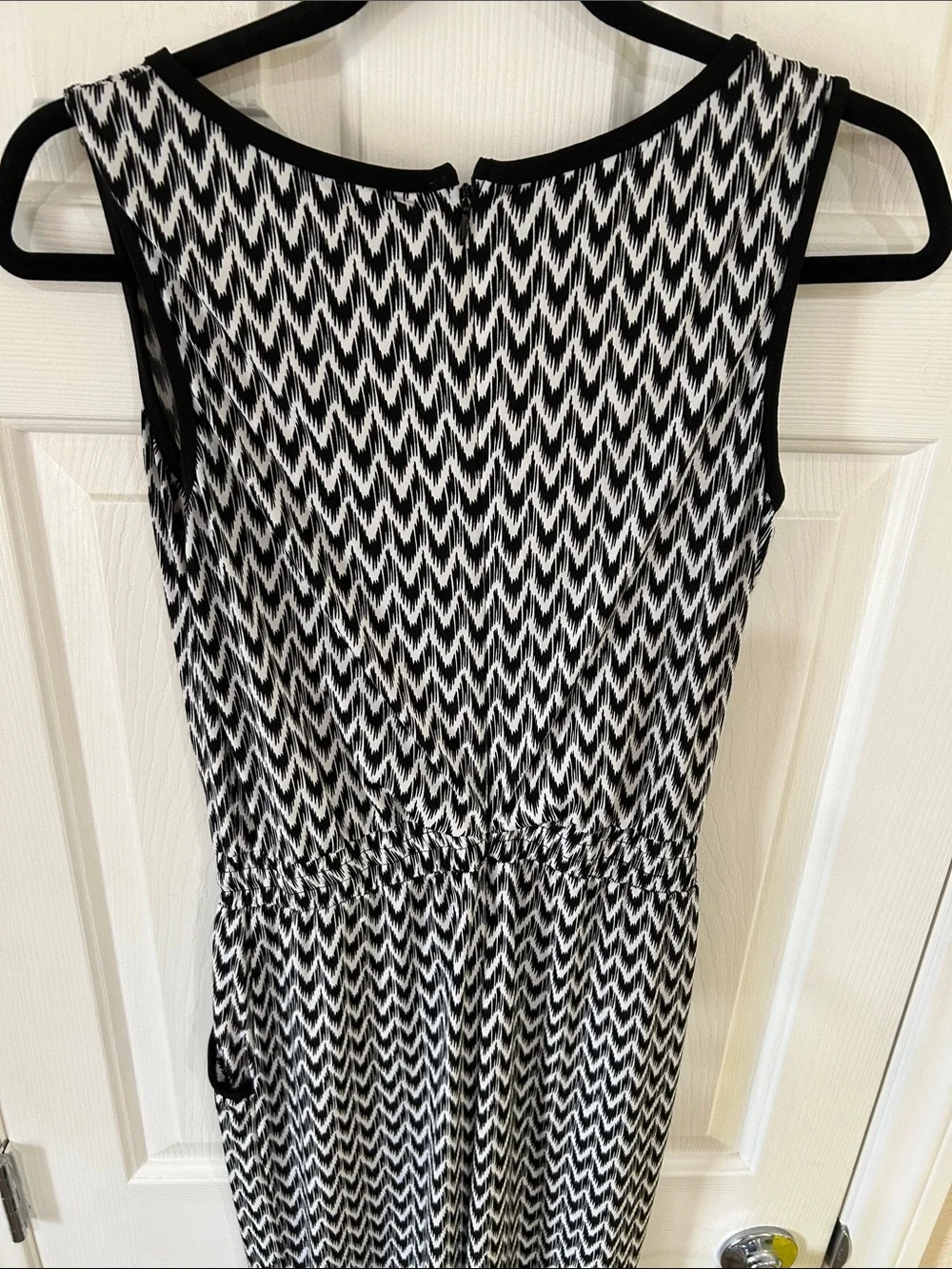 Calvin Klein Black and White Chevron Maxi Jumpsuit Romper Sz 4 - Picture 6 of 10